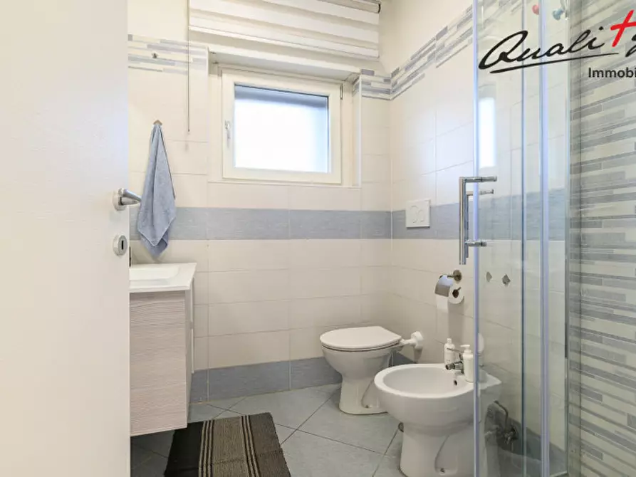 Immagine 12 di Appartamento in vendita  in Via Domizia a Guidonia Montecelio