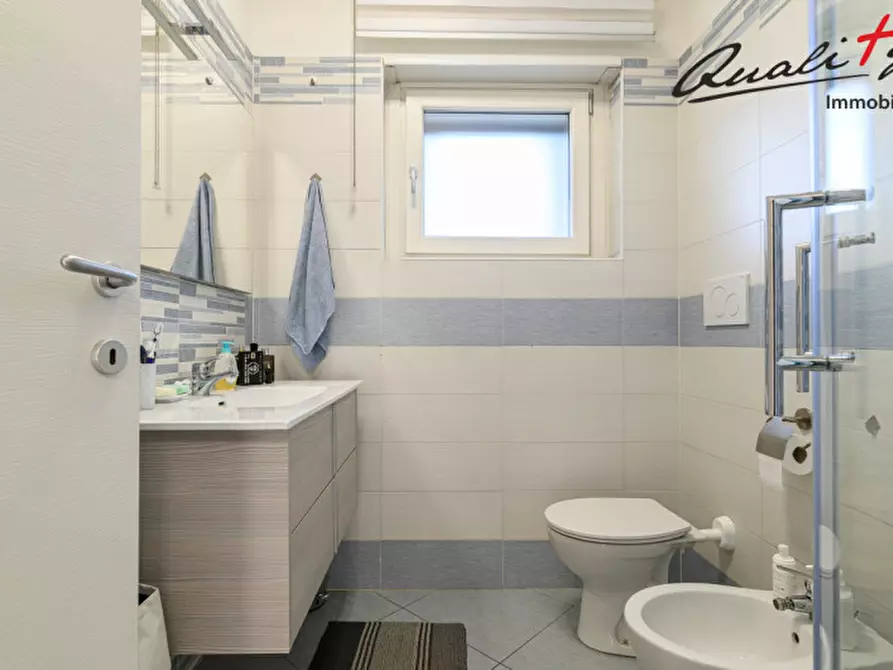 Immagine 13 di Appartamento in vendita  in Via Domizia a Guidonia Montecelio