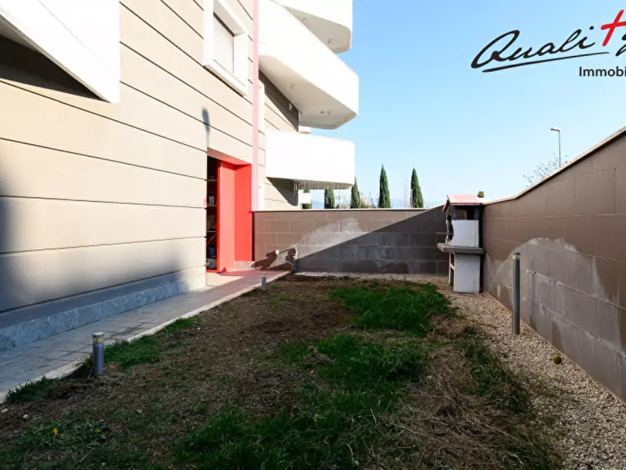 Immagine 21 di Appartamento in vendita  in Via Domizia a Guidonia Montecelio