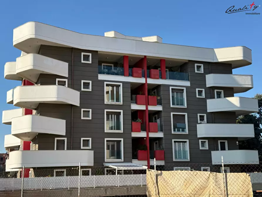 Immagine 26 di Appartamento in vendita  in Via Domizia a Guidonia Montecelio