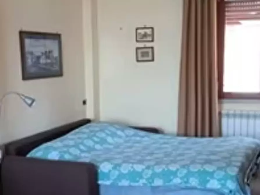 Immagine 3 di Camera in affitto  in Piazza Salvatore Lobianco a Napoli