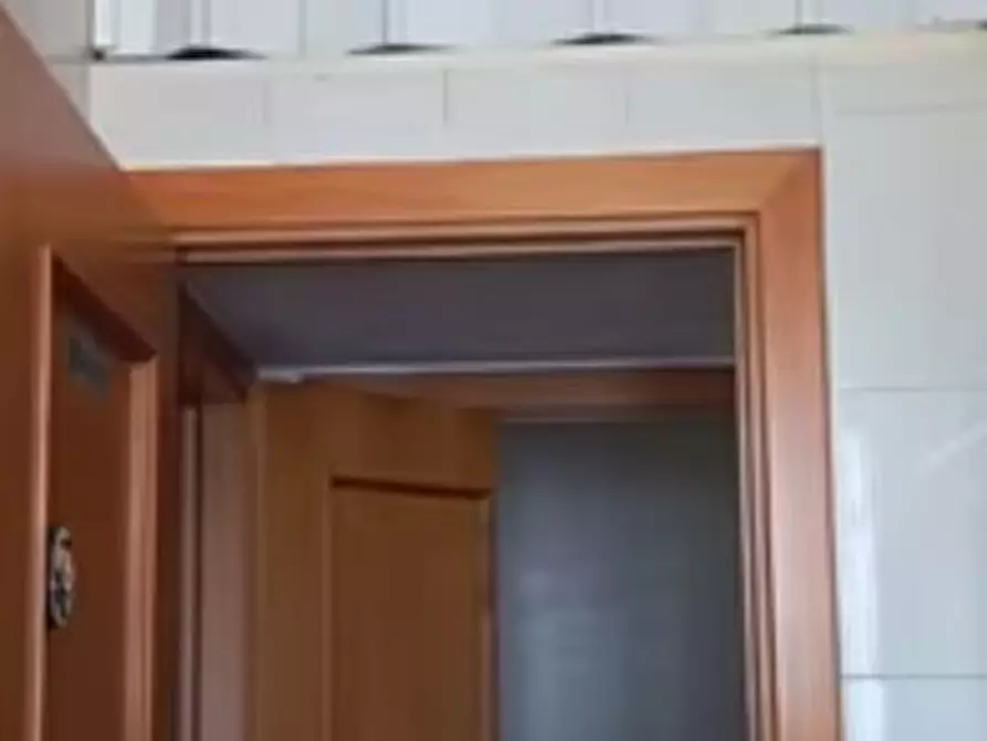 Immagine 5 di Camera in affitto  in Piazza Salvatore Lobianco a Napoli