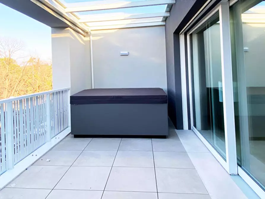 Immagine 1 di Attico in vendita  in parco manin a Montebelluna