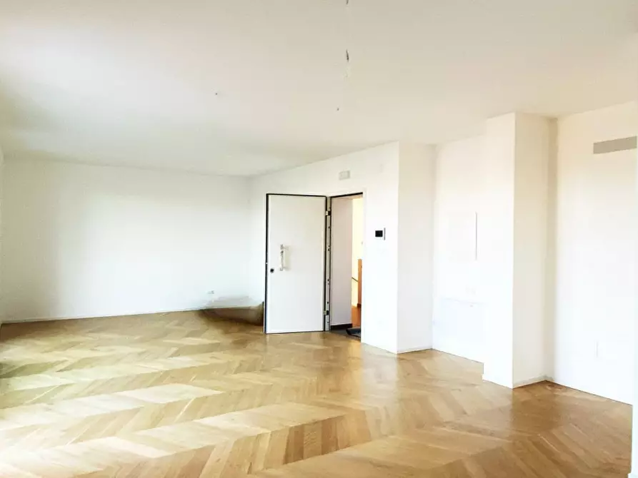 Immagine 4 di Attico in vendita  in parco manin a Montebelluna