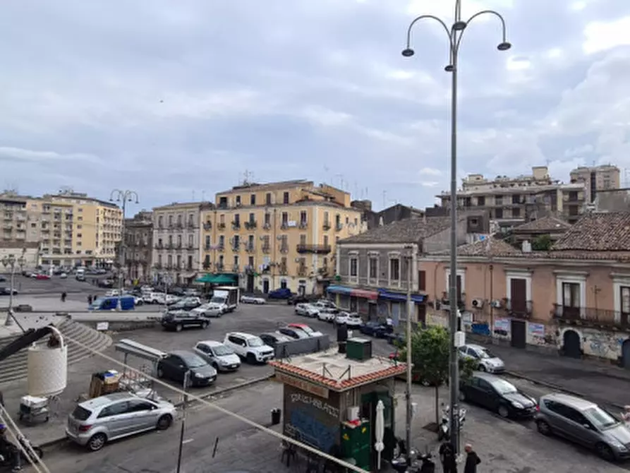 Immagine 3 di Appartamento in vendita  in Piazza Carlo Alberto a Catania