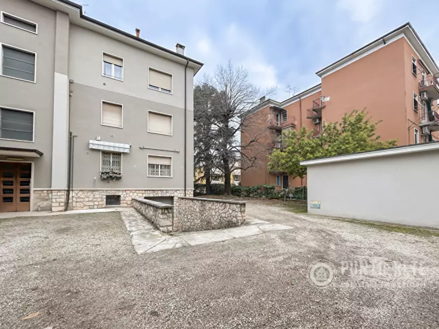 Immagine 25 di Appartamento in vendita  in Via Luigi Bonzanini a Verona