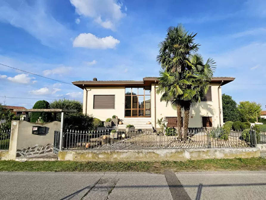 Immagine 1 di Casa indipendente in vendita  in Via Giuseppe Verdi a Solesino