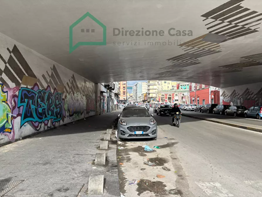 Immagine 9 di Negozio in vendita  in Via Arenaccia,223 a Napoli