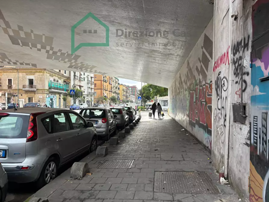 Immagine 11 di Negozio in vendita  in Via Arenaccia,223 a Napoli