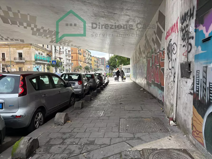 Immagine 10 di Negozio in vendita  in Via Arenaccia,223 a Napoli
