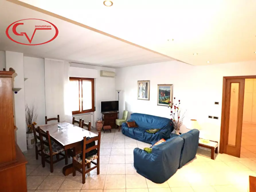 Immagine 1 di Appartamento in vendita  in Via Vincenzo Bellini a Montevarchi