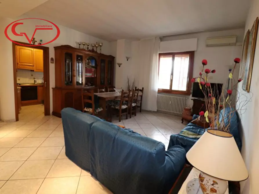 Immagine 2 di Appartamento in vendita  in Via Vincenzo Bellini a Montevarchi