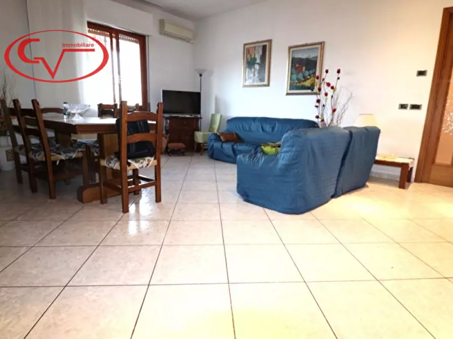 Immagine 4 di Appartamento in vendita  in Via Vincenzo Bellini a Montevarchi