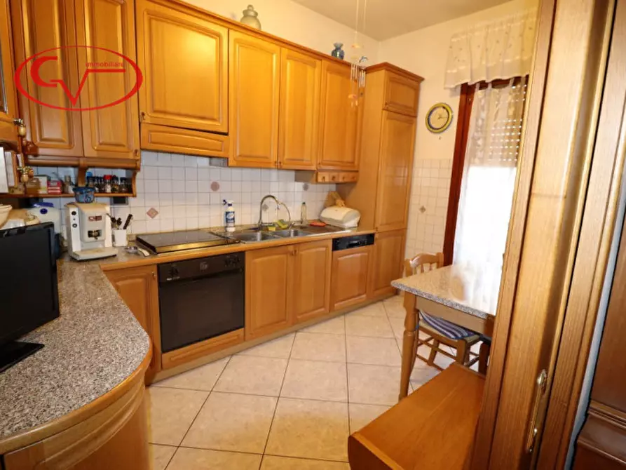 Immagine 6 di Appartamento in vendita  in Via Vincenzo Bellini a Montevarchi