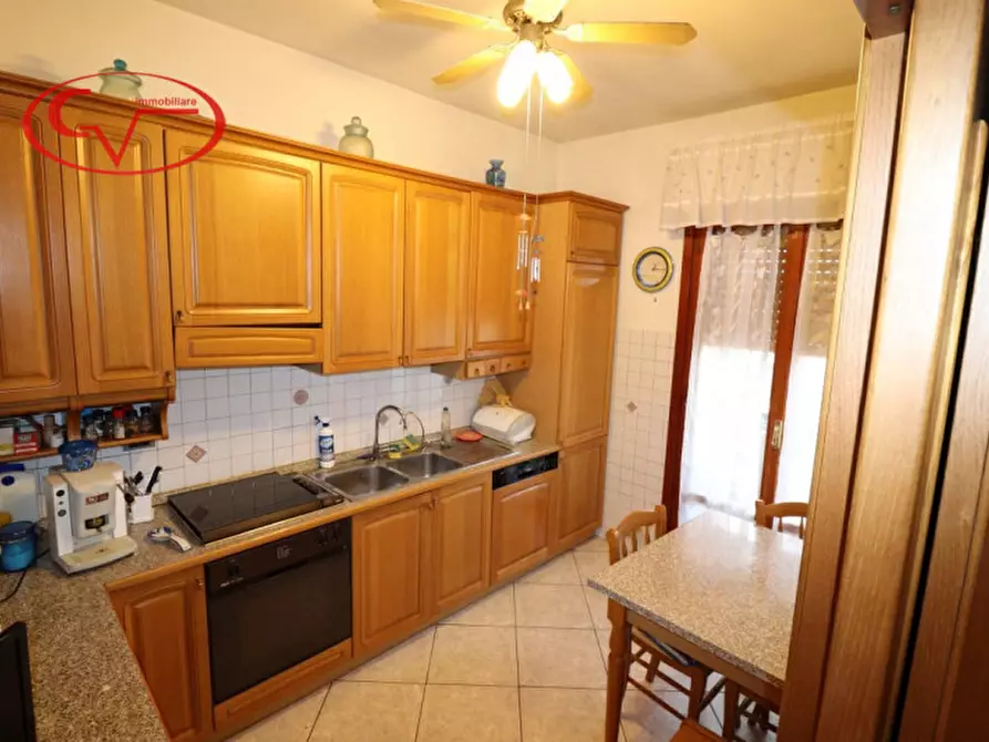 Immagine 7 di Appartamento in vendita  in Via Vincenzo Bellini a Montevarchi