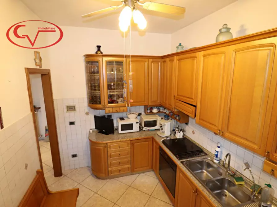 Immagine 10 di Appartamento in vendita  in Via Vincenzo Bellini a Montevarchi