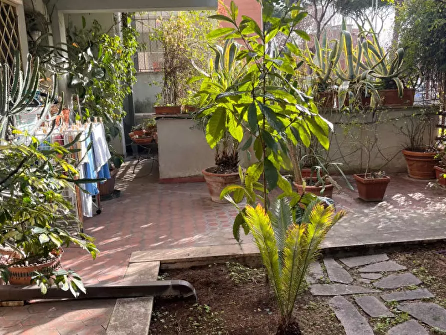 Immagine 3 di Appartamento in vendita  in via carpegna a Roma