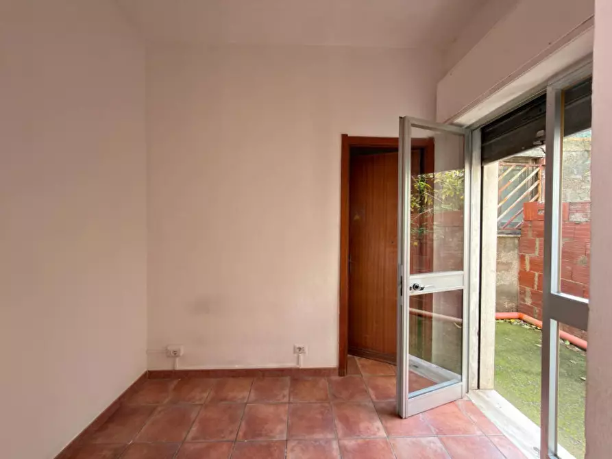 Immagine 6 di Negozio in affitto  in Via Cagliari 110 a Sarroch