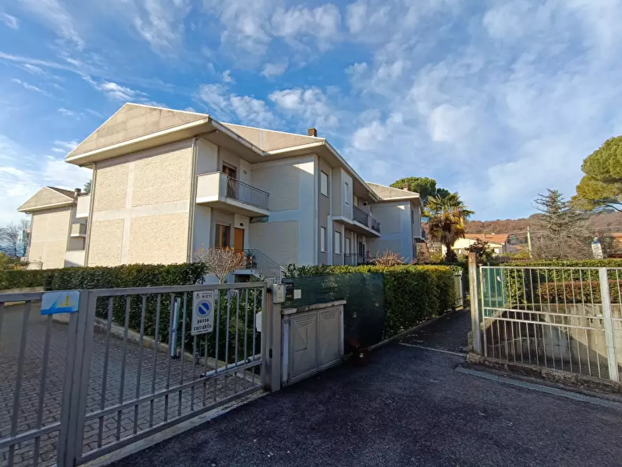 Immagine 1 di Villetta a schiera in vendita  in via Enrico de Nicola, 26 a Rieti