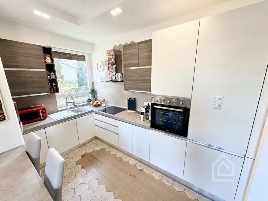 Immagine 9 di Appartamento in vendita  in Via Metastasio 25 a Torino