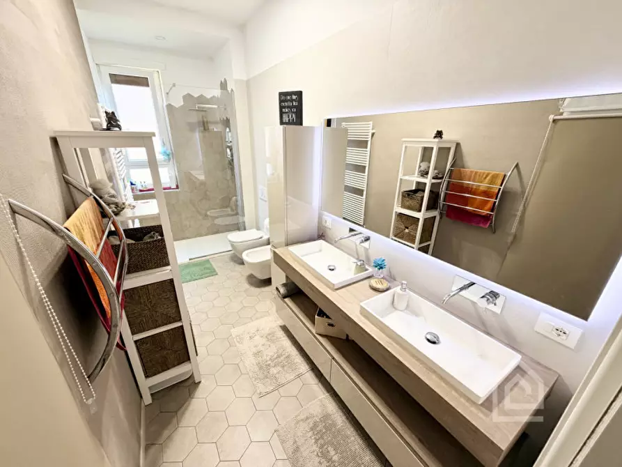 Immagine 13 di Appartamento in vendita  in Via Metastasio 25 a Torino