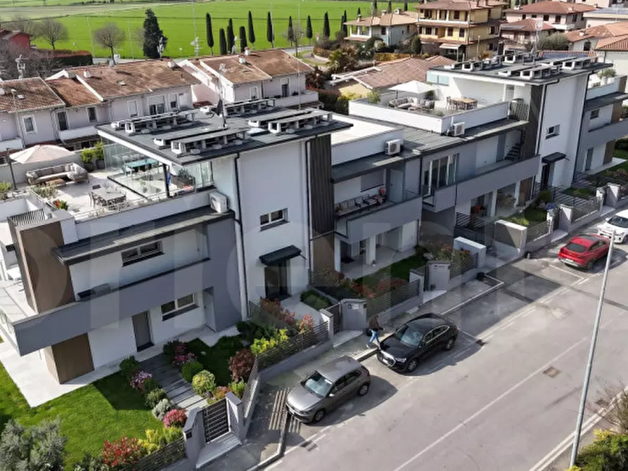 Immagine 12 di Appartamento in vendita  in Via Risorgimento a Montichiari