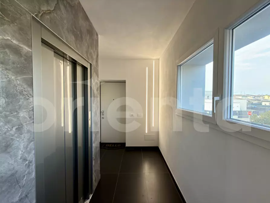 Immagine 22 di Appartamento in vendita  in Via Risorgimento a Montichiari