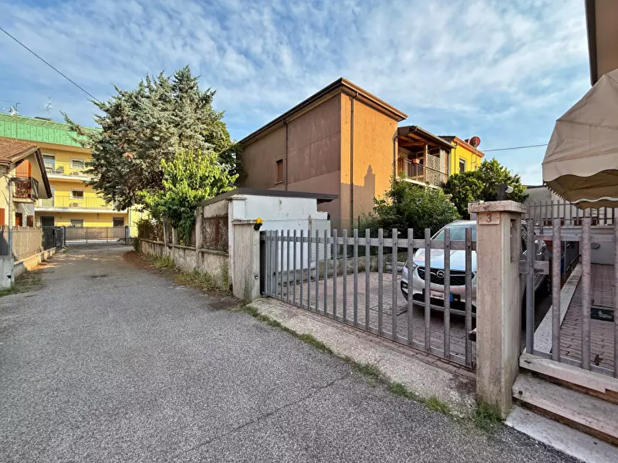 Immagine 7 di Casa bifamiliare in vendita  in via cesare lombroso 1 a San Giovanni Lupatoto