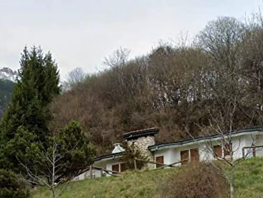 Immagine 2 di Casa indipendente in vendita  in Via Generale Graziani 1 a Ferrara Di Monte Baldo