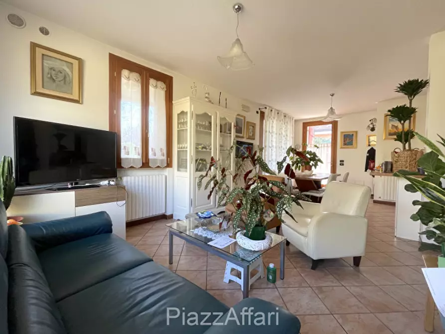 Immagine 7 di Casa bifamiliare in vendita  in Via Tessari a Piove Di Sacco