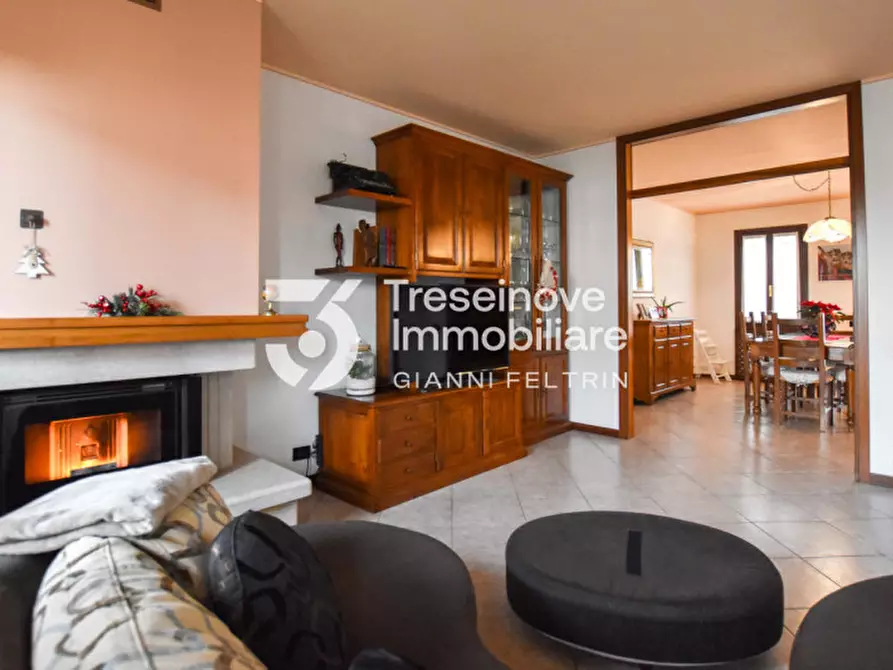 Immagine 3 di Casa trifamiliare in vendita  in Via Castello a Trevignano