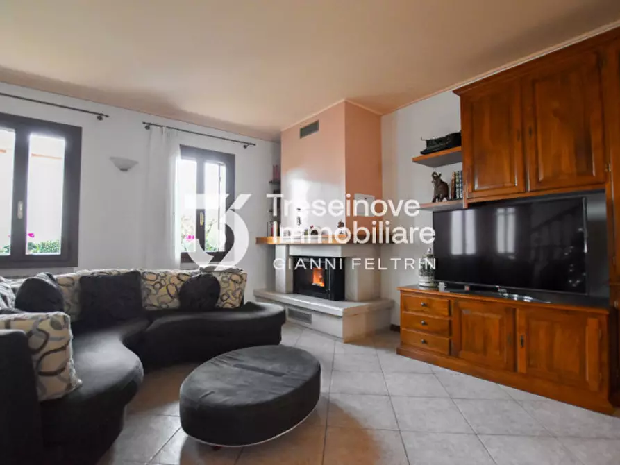 Immagine 5 di Casa trifamiliare in vendita  in Via Castello a Trevignano