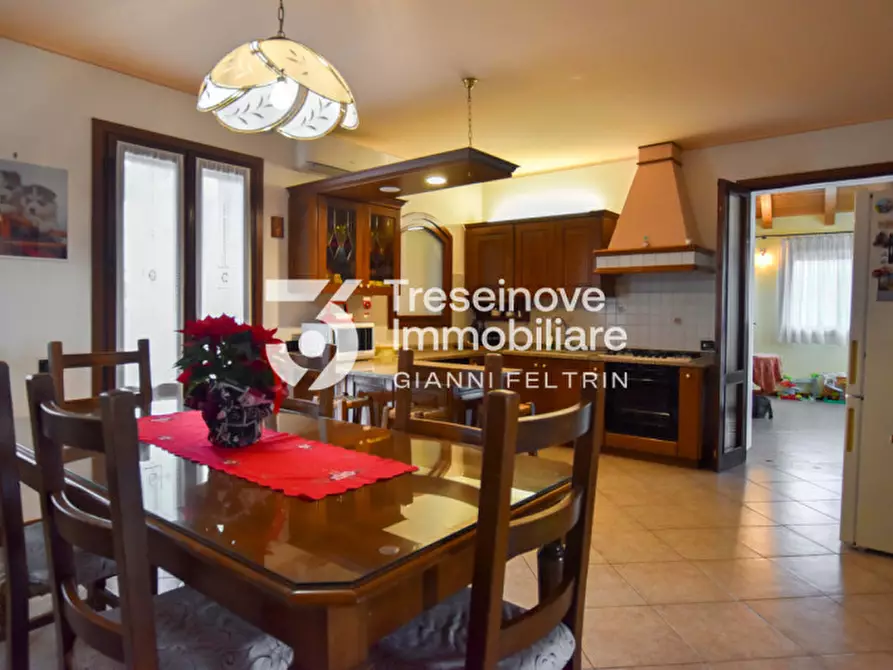 Immagine 6 di Casa trifamiliare in vendita  in Via Castello a Trevignano