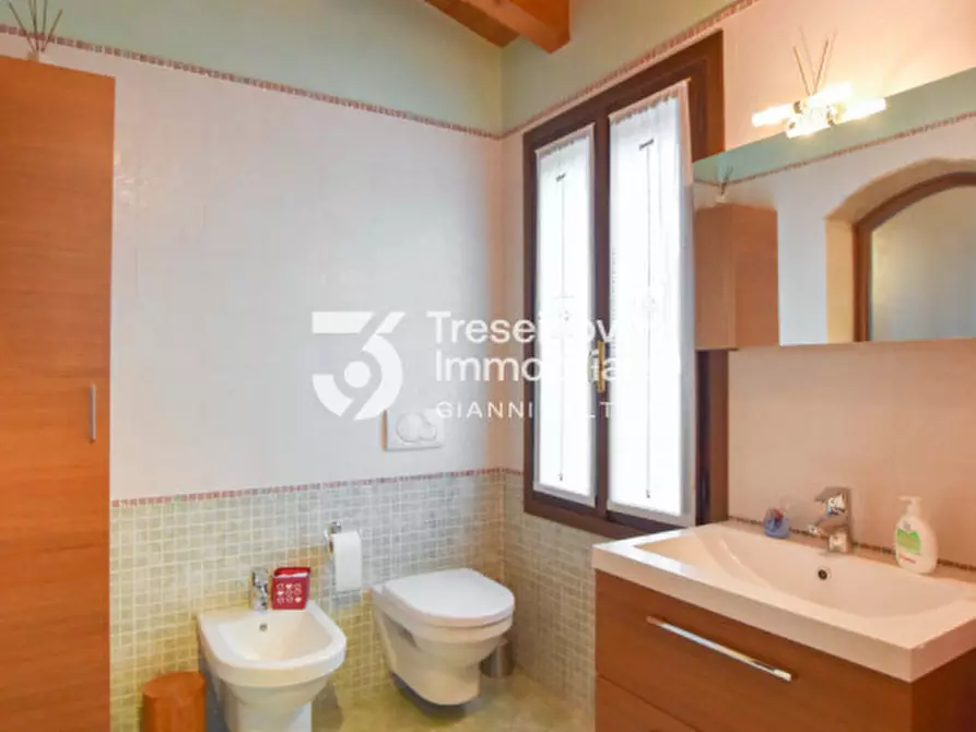 Immagine 21 di Casa trifamiliare in vendita  in Via Castello a Trevignano