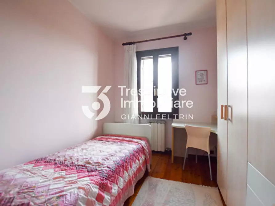 Immagine 29 di Casa trifamiliare in vendita  in Via Castello a Trevignano