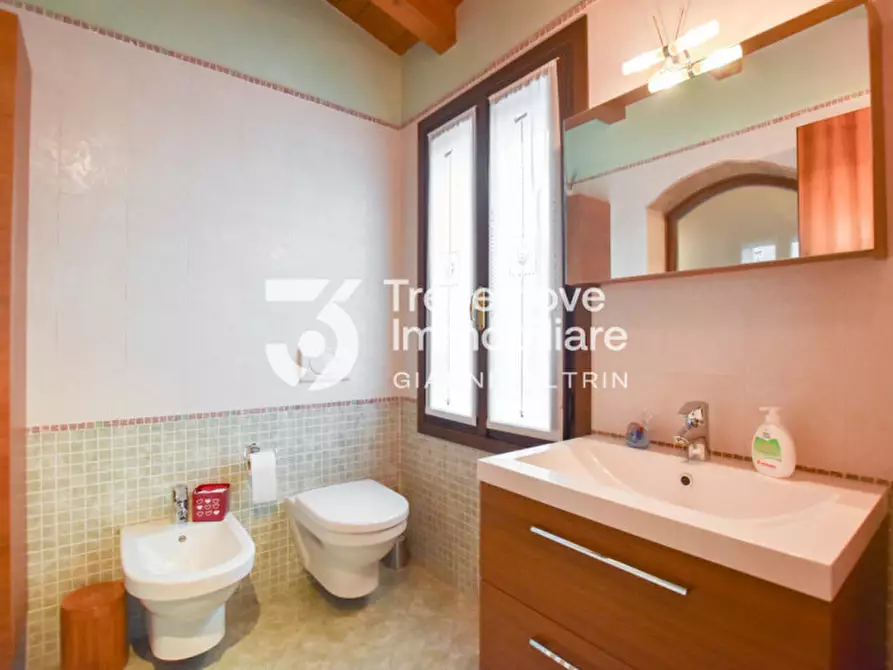 Immagine 15 di Casa trifamiliare in vendita  in Via Castello a Trevignano