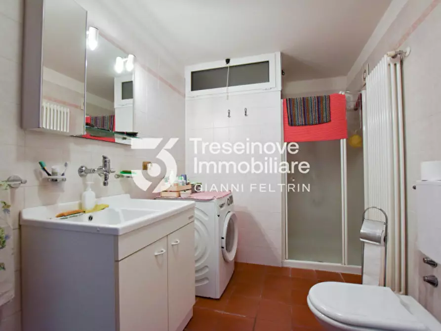 Immagine 38 di Casa trifamiliare in vendita  in Via Castello a Trevignano