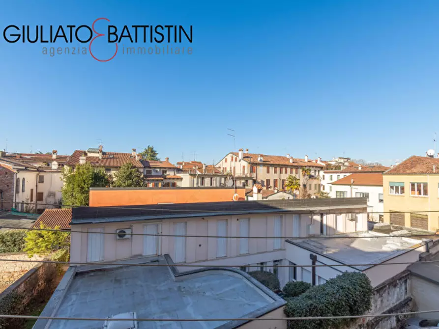Immagine 1 di Appartamento in vendita  in VIA IV NOVEMBRE a Vicenza