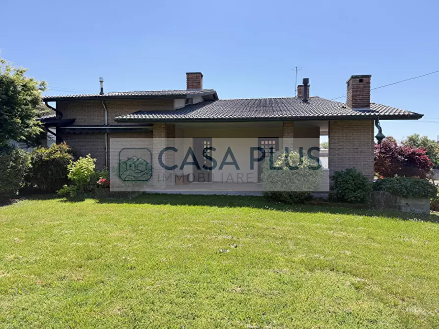 Immagine 1 di Casa indipendente in vendita  in VIA BREGA a Tezze Sul Brenta