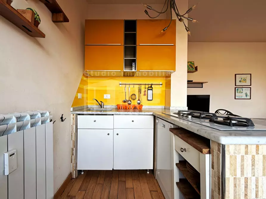 Immagine 8 di Appartamento in vendita  in via della coroncina 22 a Livorno