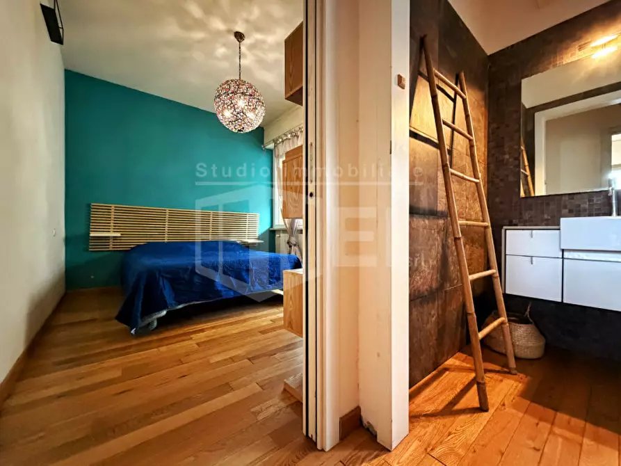 Immagine 12 di Appartamento in vendita  in via della coroncina 22 a Livorno