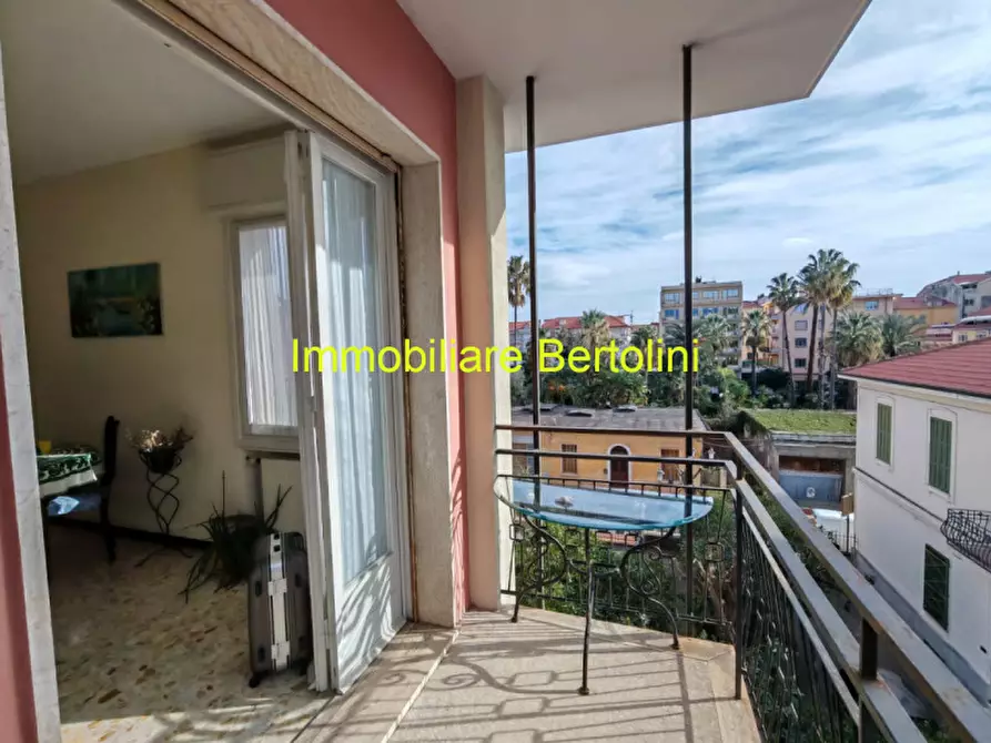 Immagine 1 di Appartamento in vendita  in Via Assisi a Bordighera
