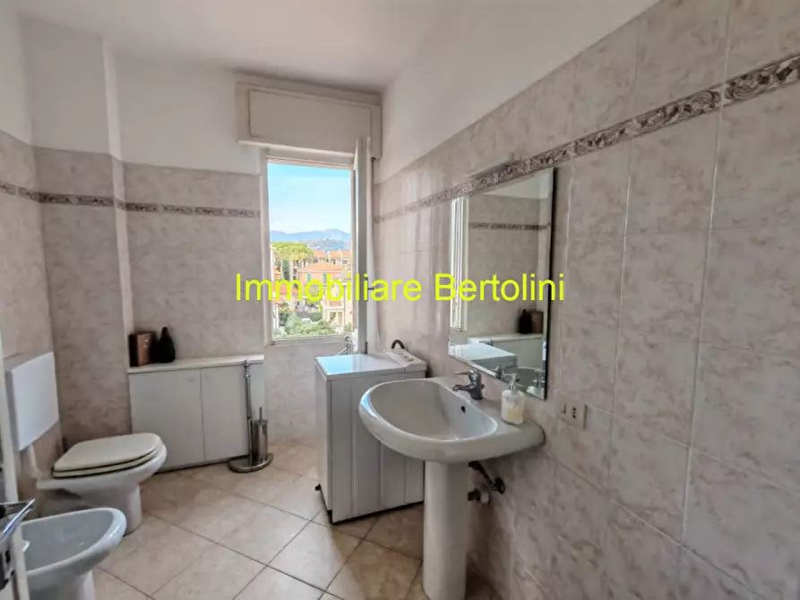 Immagine 11 di Appartamento in vendita  in Via Assisi a Bordighera