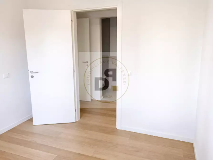 Immagine 2 di Appartamento in vendita  in Via Castellana a Soiano Del Lago