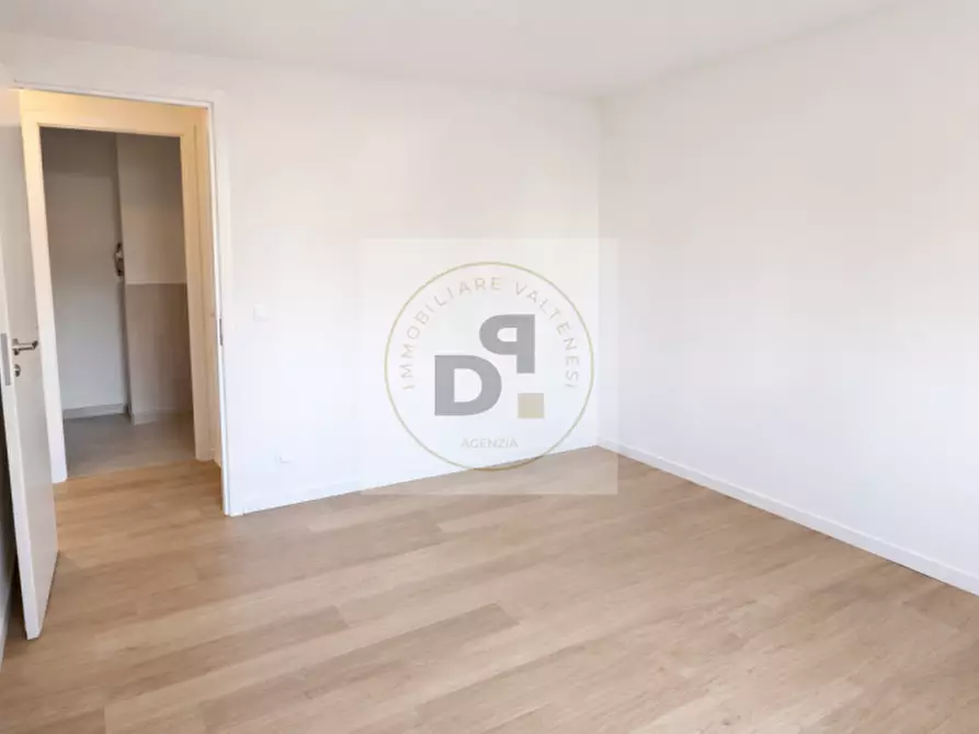 Immagine 5 di Appartamento in vendita  in Via Castellana a Soiano Del Lago