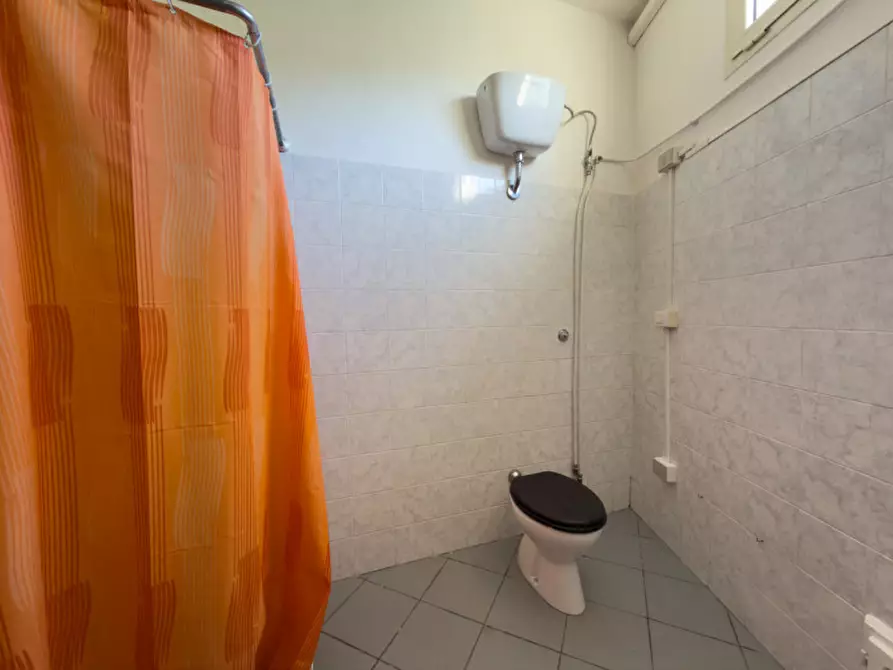 Immagine 6 di Negozio in affitto  in via paganini 8 a Sarroch