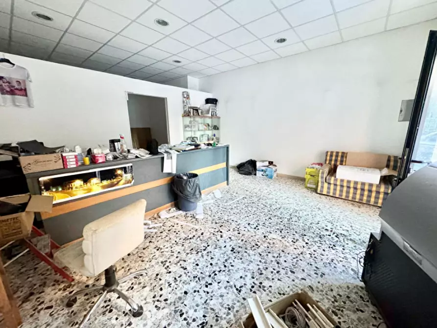 Immagine 2 di Negozio in affitto  in Via Ettore Lucandri a Rieti