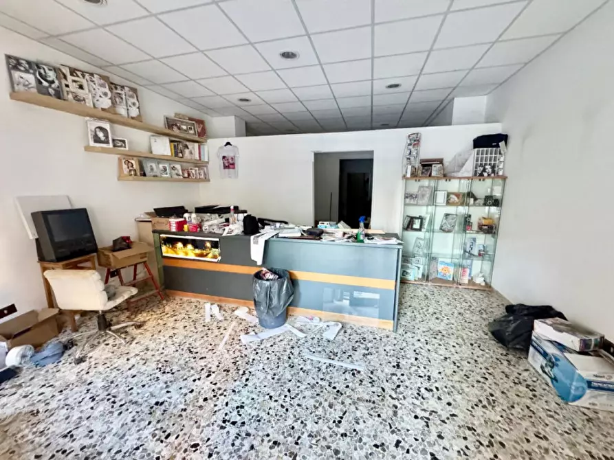 Immagine 3 di Negozio in affitto  in Via Ettore Lucandri a Rieti