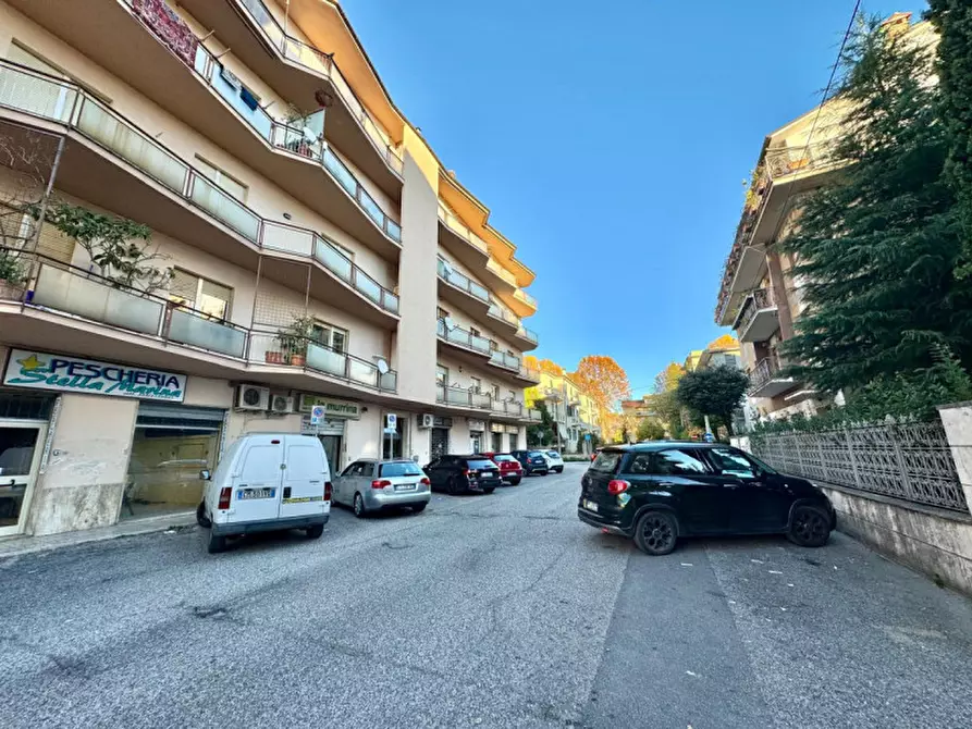Immagine 4 di Negozio in affitto  in Via Ettore Lucandri a Rieti