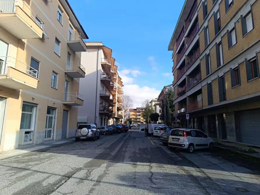 Immagine 6 di Negozio in affitto  in Via Ettore Lucandri a Rieti